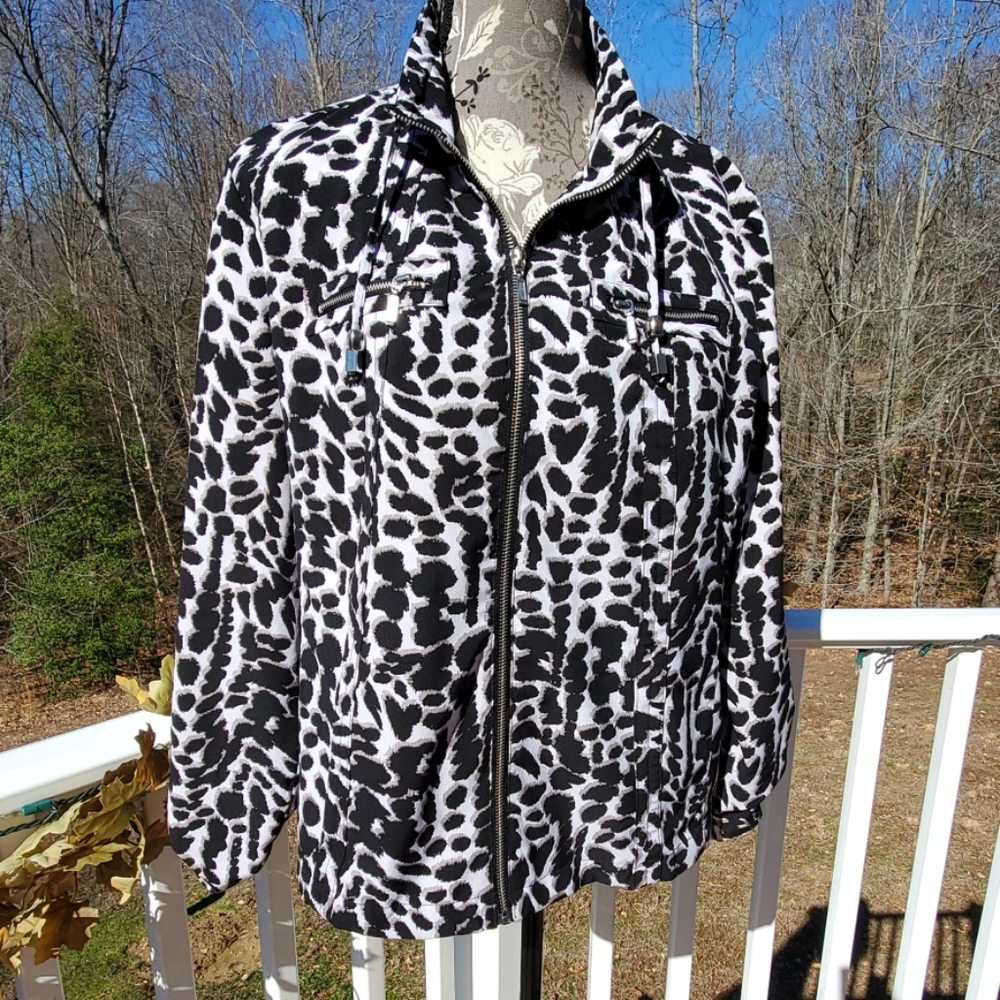 Chico's Zenergy animal print jacket
